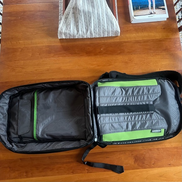 Targus Backpack - Picture 2 of 15